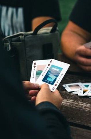 game crypto Debet
